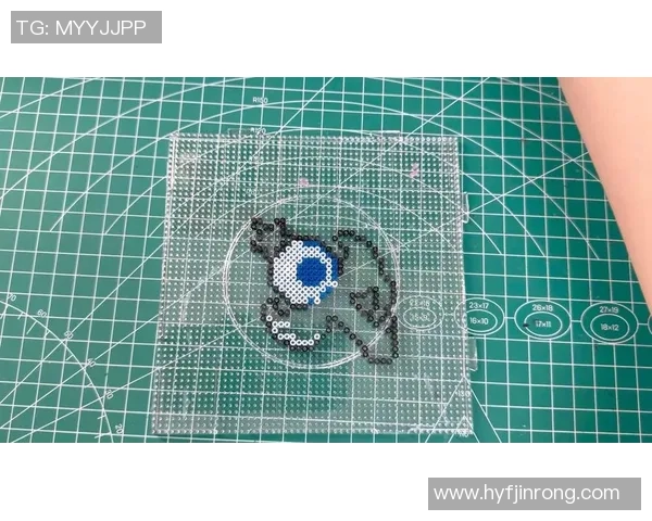 拼豆足球图案的创意设计与制作技巧分享,让你的作品更具个性与魅力 拼豆足球图案的创意设计与制作技巧分享,让你的作品更具个性与魅力
